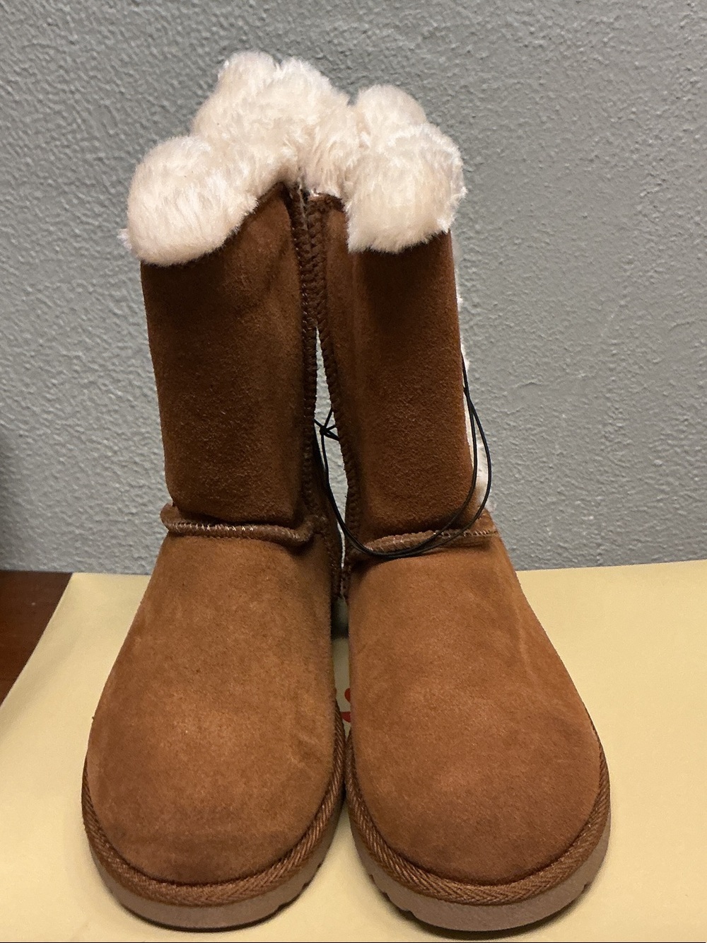 Mossimo Supply Co. Chestnut Brown Faux-Shearling Cuff Winter Boots Sz6. 3026 NWT